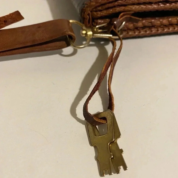 Handmade unisex crocodile clutch  wristlet bag - Picture 4 of 12